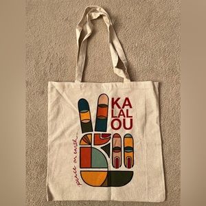 Kalalou peace on earth tote. Unused and new!